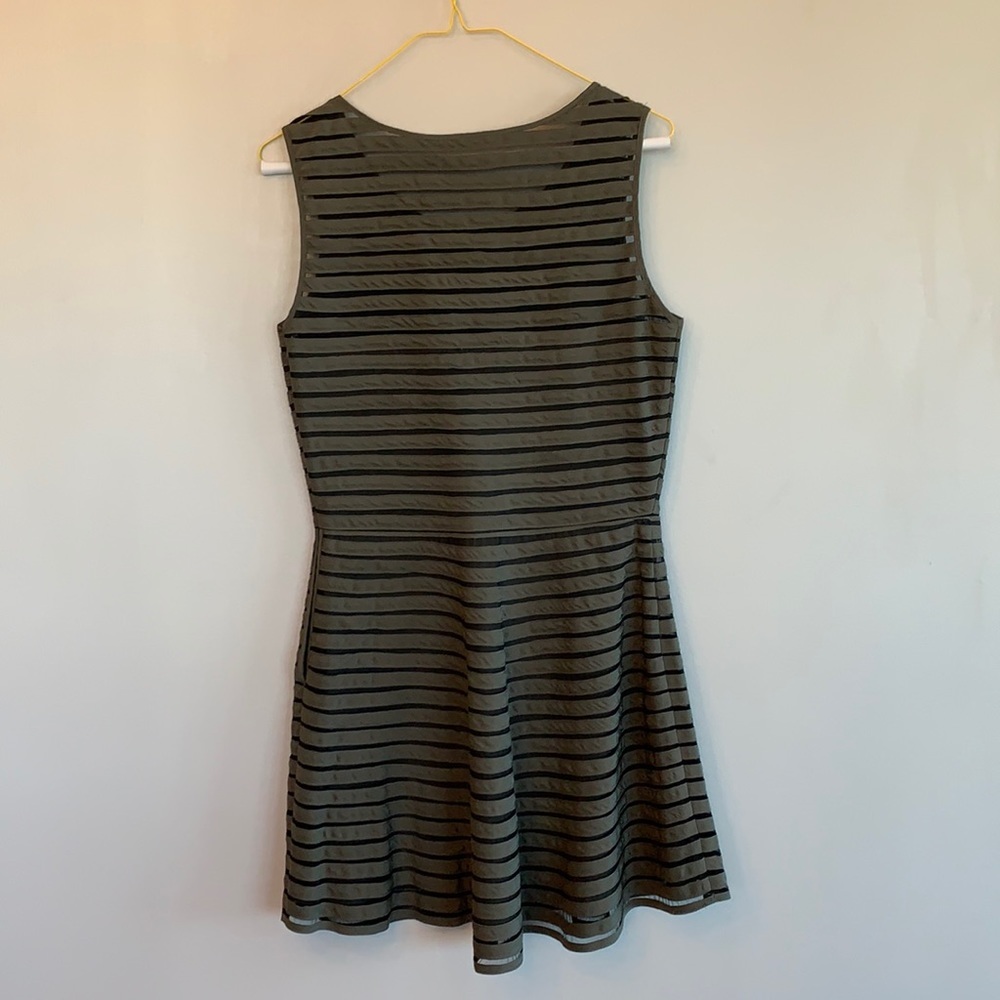Parker Mesh Panel Dress olive green - Picture 9 of 14